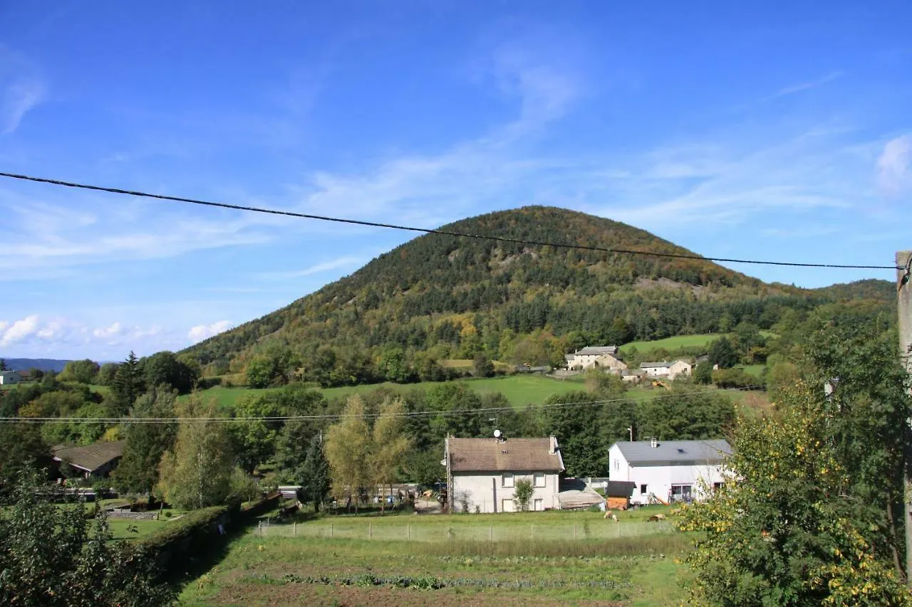 La Parenthese Insolite Saint-Hostien Holiday home