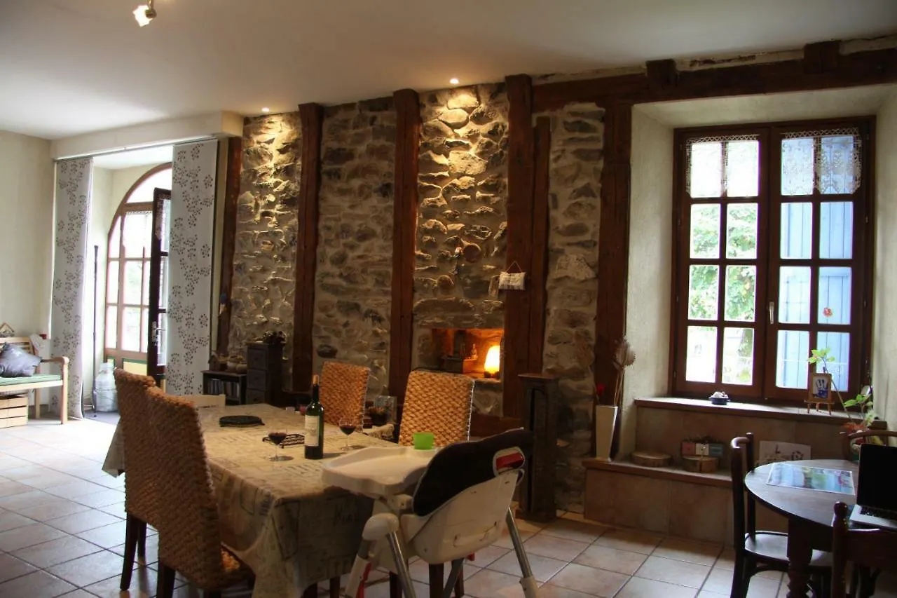 La Parenthese Insolite Saint-Hostien Holiday home