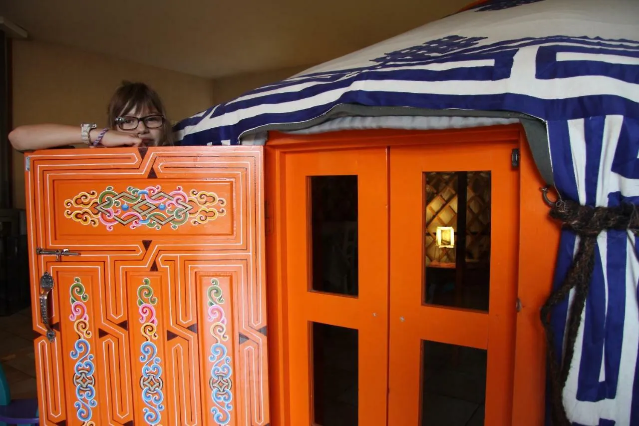 La Parenthese Insolite Saint-Hostien Holiday home