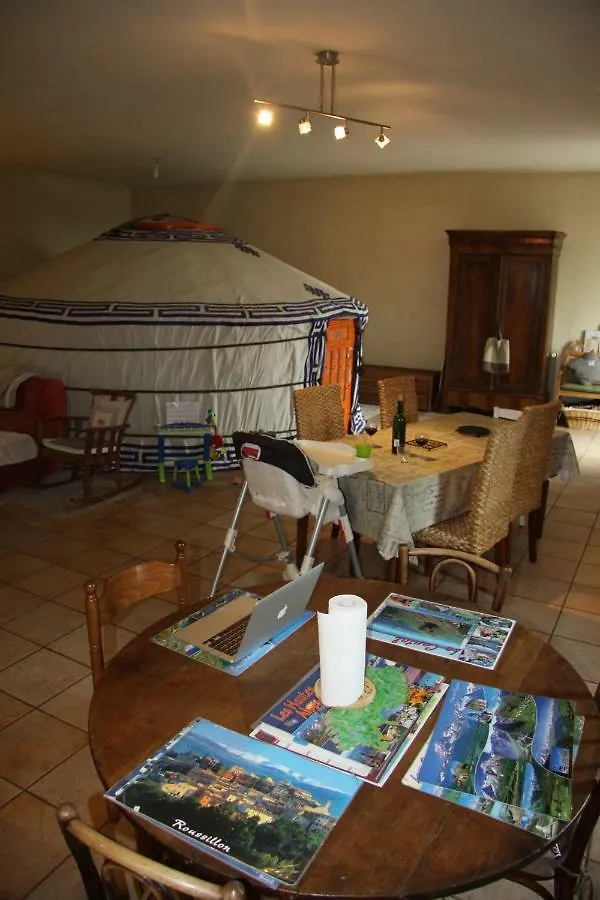 Holiday home La Parenthese Insolite Saint-Hostien