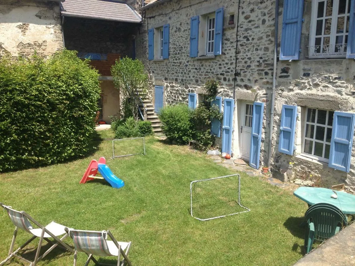 Holiday home La Parenthese Insolite Saint-Hostien