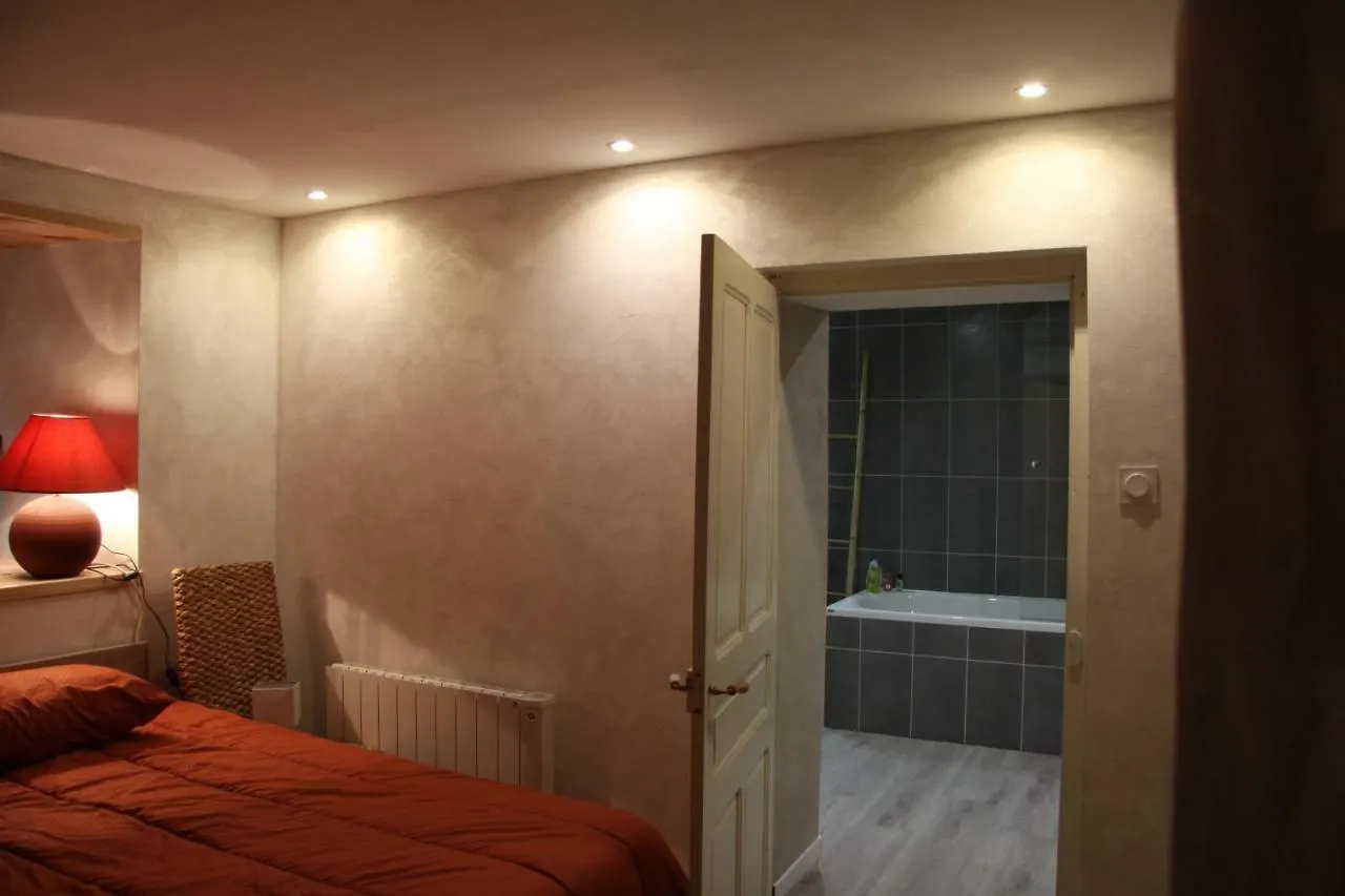 Holiday home La Parenthese Insolite Saint-Hostien France