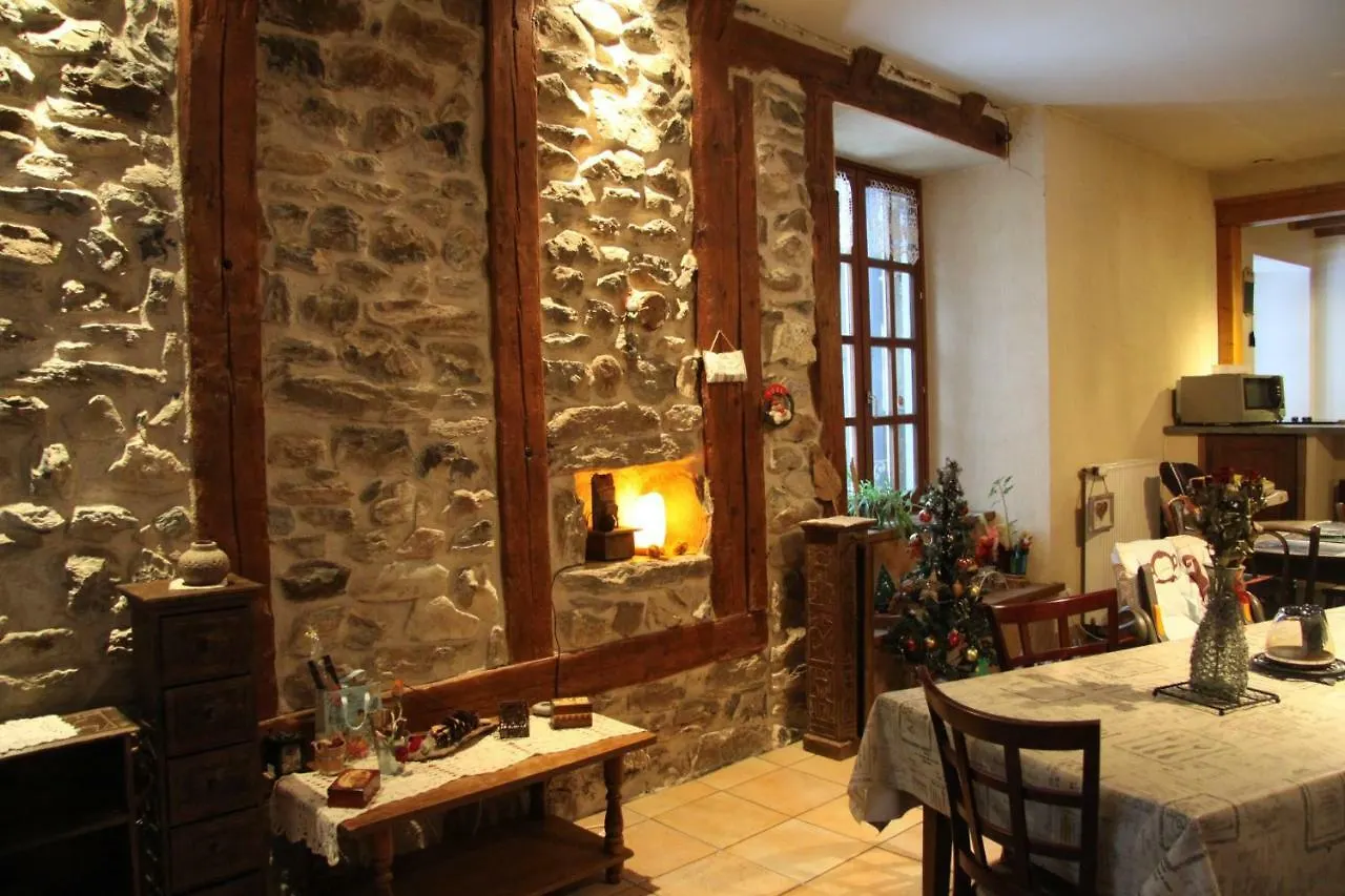 La Parenthese Insolite Saint-Hostien Holiday home