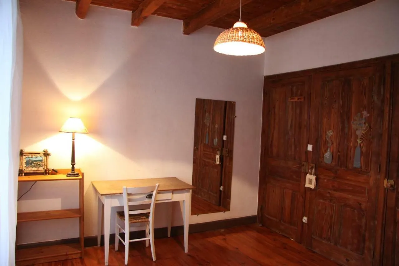 Holiday home La Parenthese Insolite Saint-Hostien France